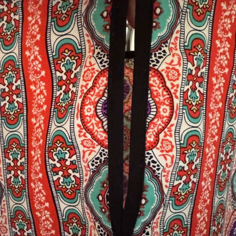 Multicolor Patterned Women's Top - Picture 7 of 7